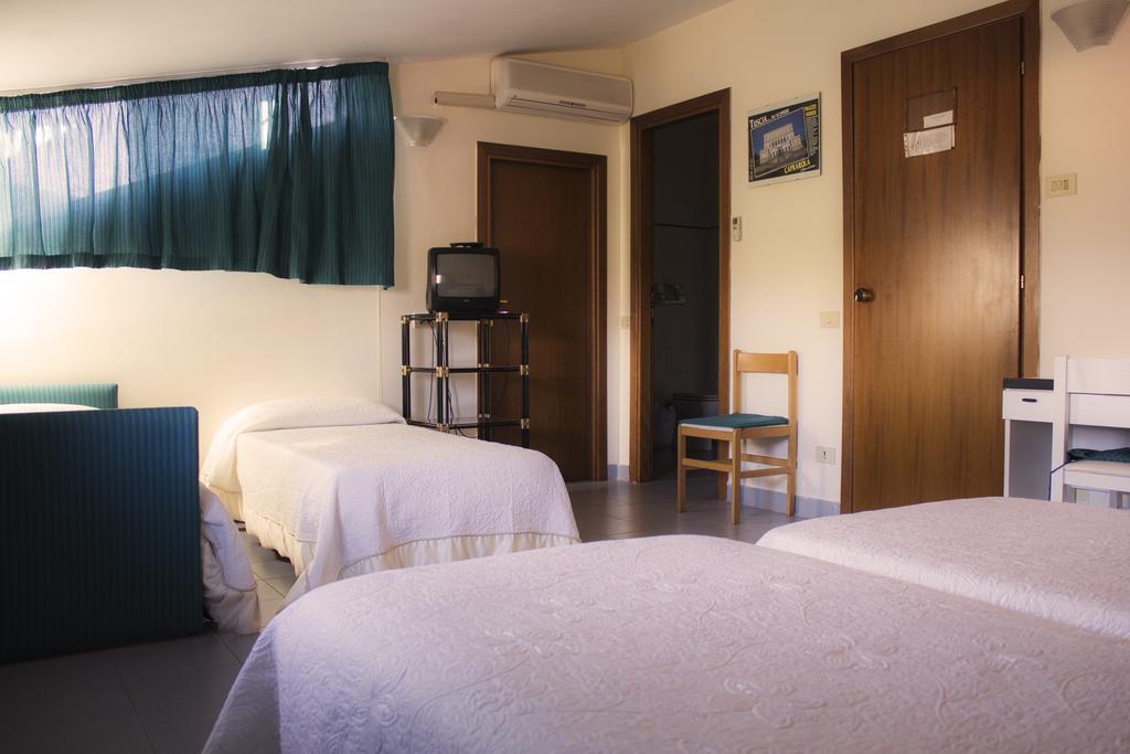 Hotel Falisco Fabrica di Roma 部屋 写真