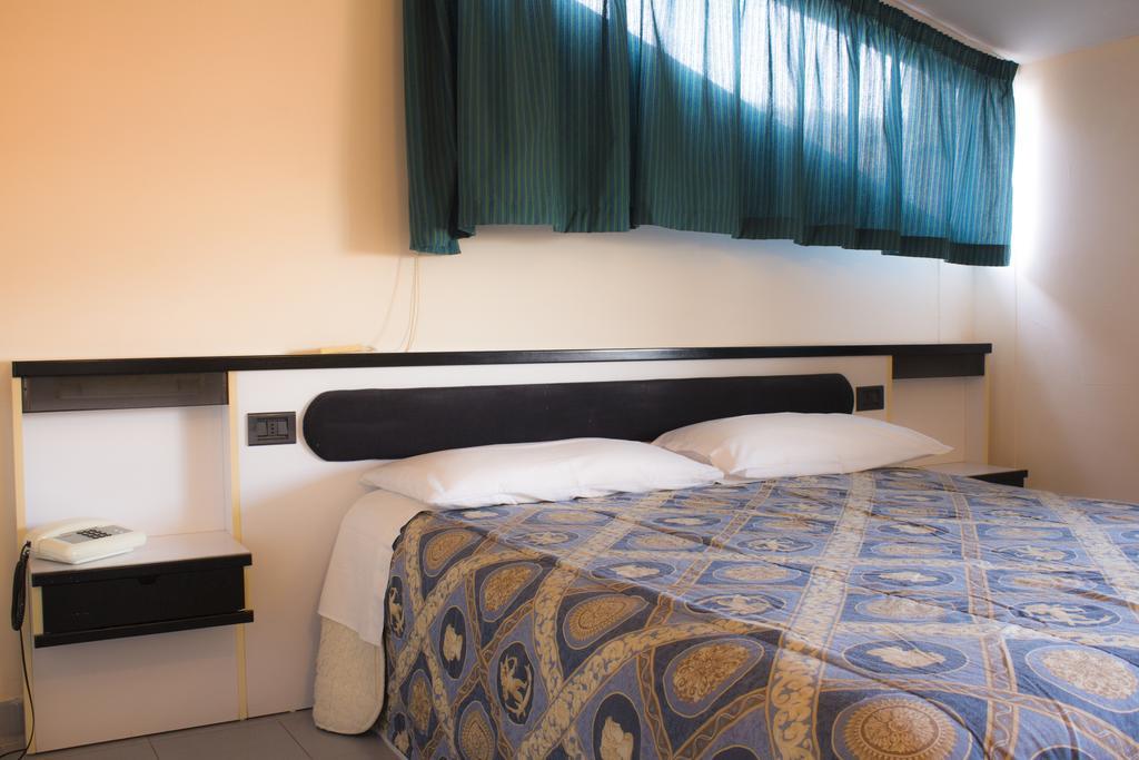 Hotel Falisco Fabrica di Roma 部屋 写真