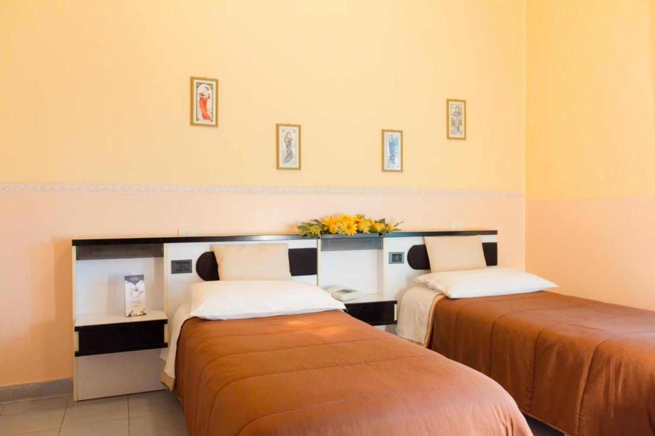 Hotel Falisco Fabrica di Roma エクステリア 写真